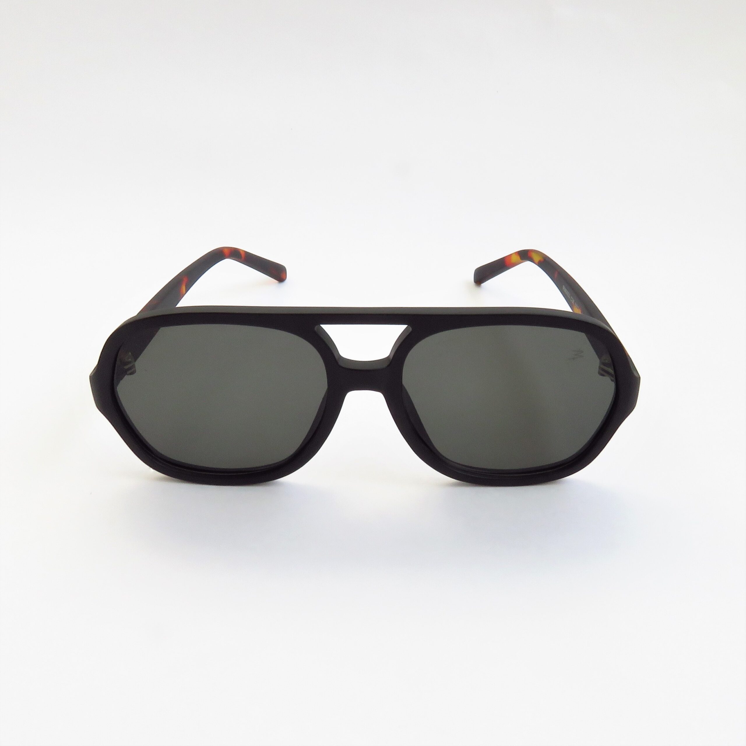 BEIRUTE BLACK TURTLE 2